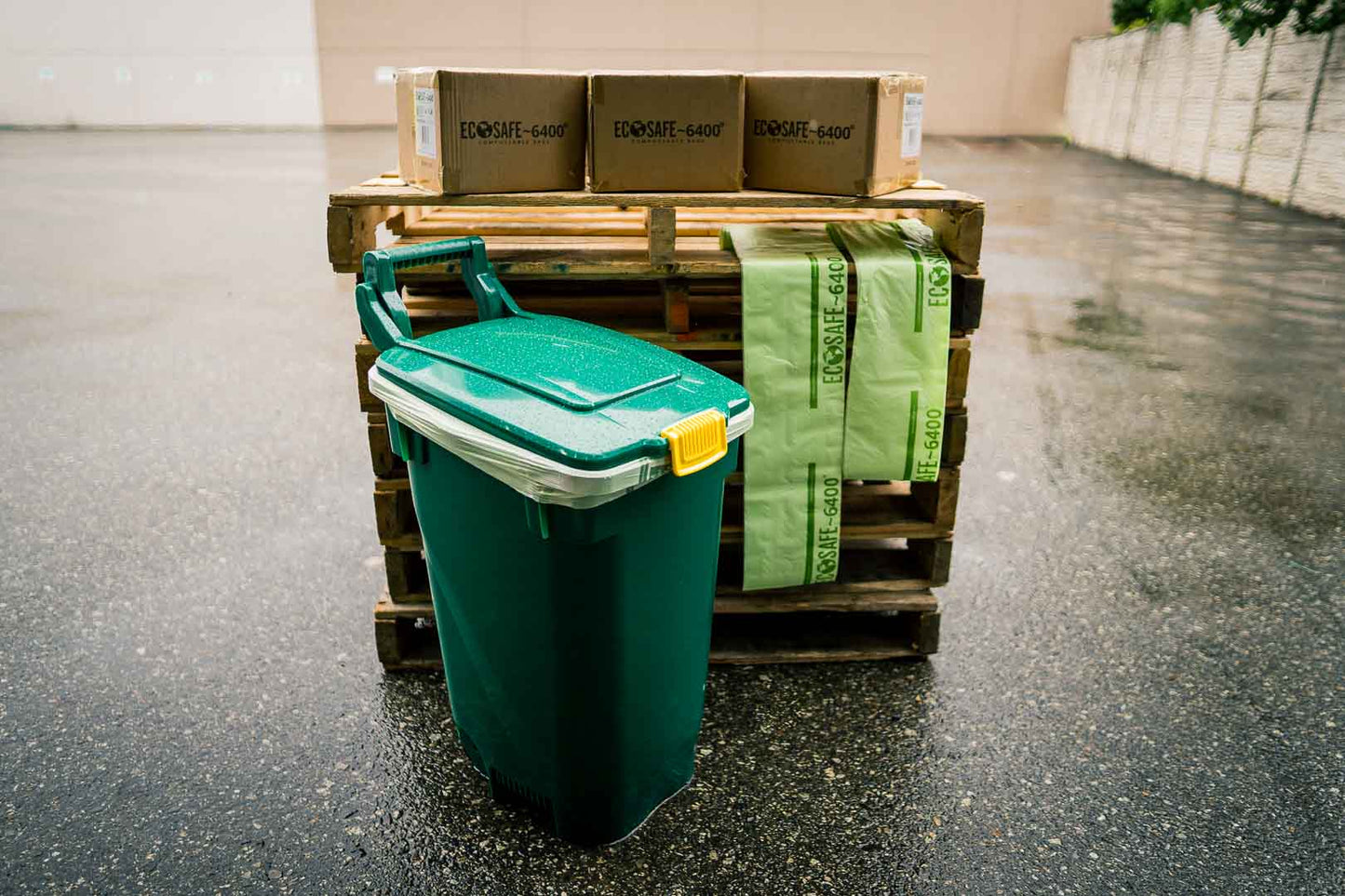 Curbside Cart - Tall w/ Animal Latch