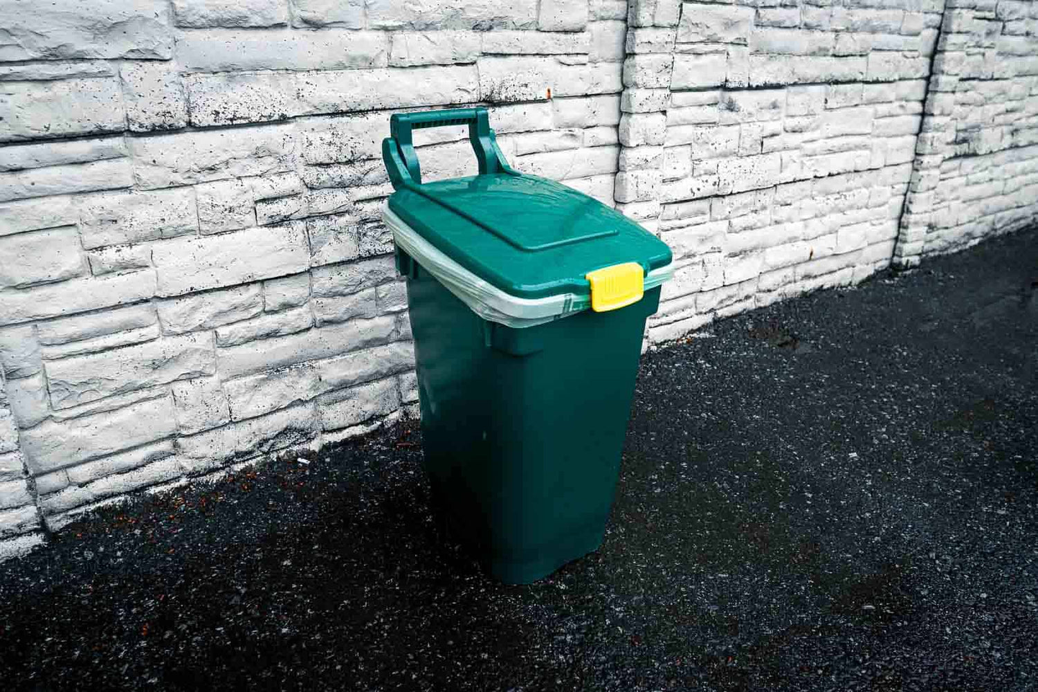 EcoSafe-bags-fitting-right-in-a-bin